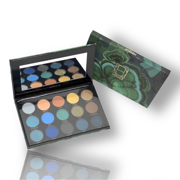 🎄SALE! HipDot Cenote Pressed Eyeshadow Palette 15 Beautiful Shades Mirror - Picture 2 of 6